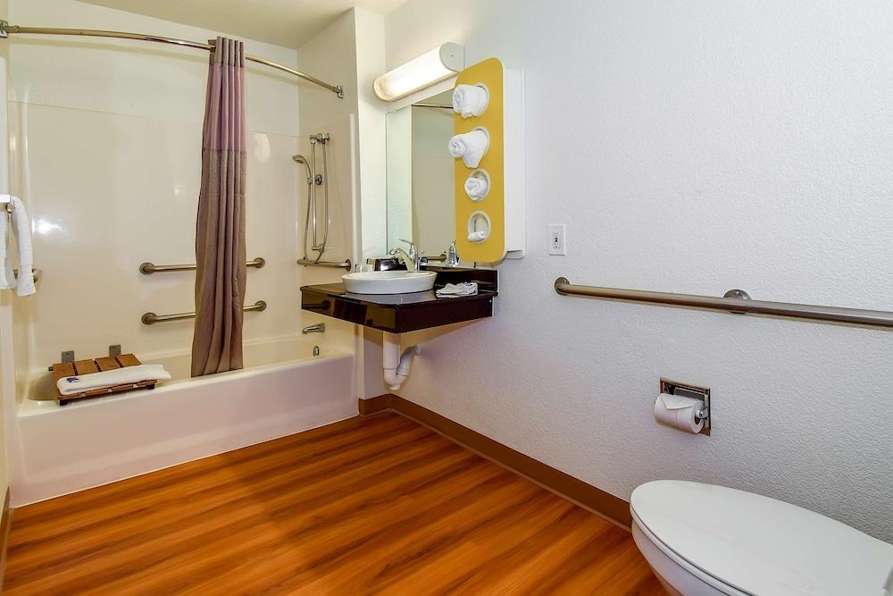 Motel 6 Riverside, CA - South photo 17