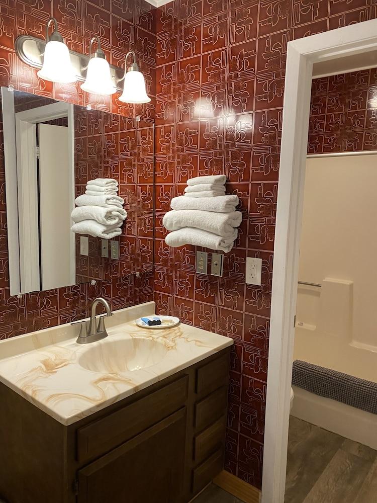 Wastabound Motels LLC photo 2