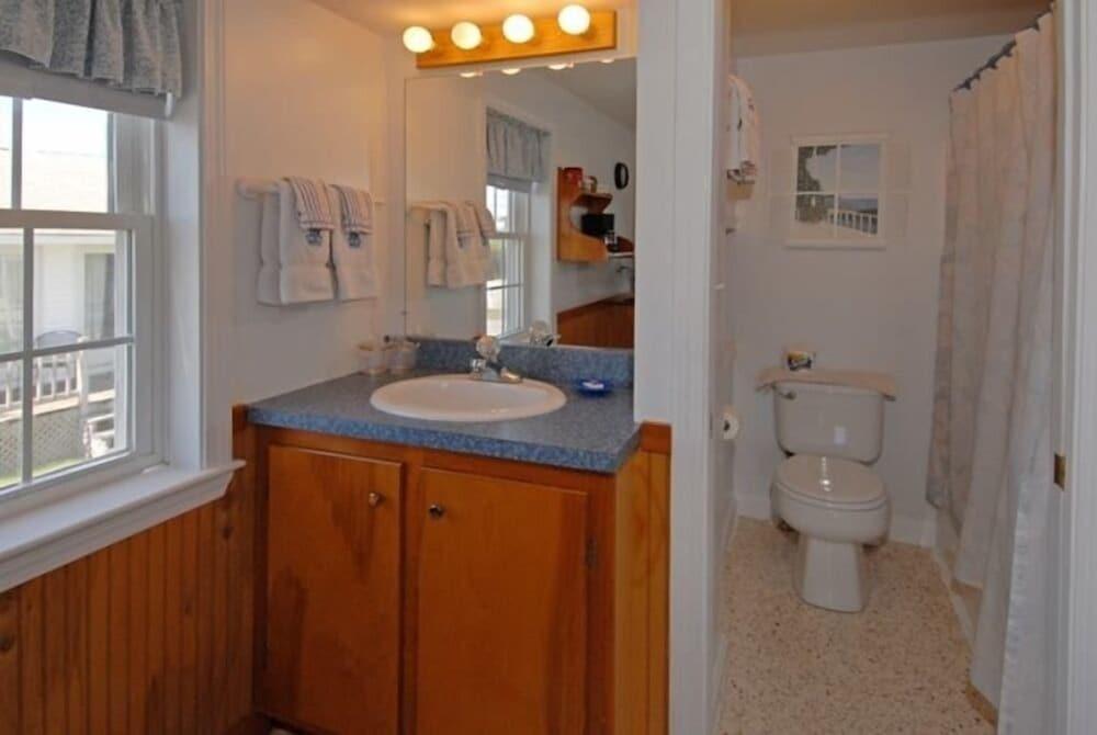 Moody's Motel & Cottages photo 38