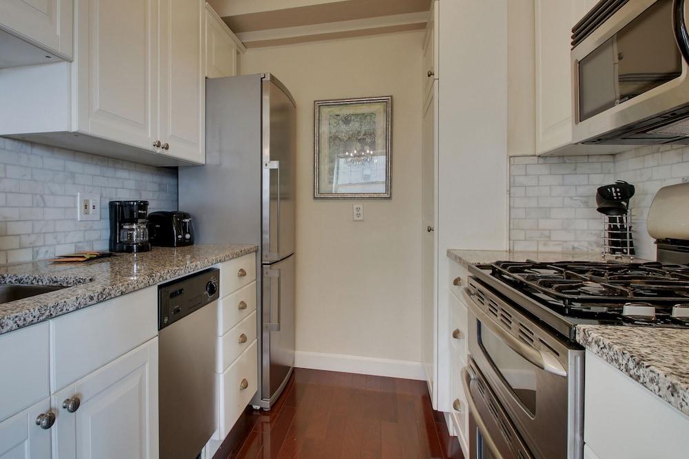 The Knickerbocker on the Lake photo 78