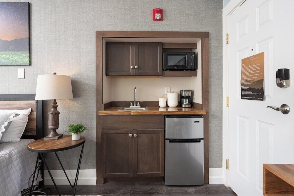 TuckAway Suites at East Branch photo 17