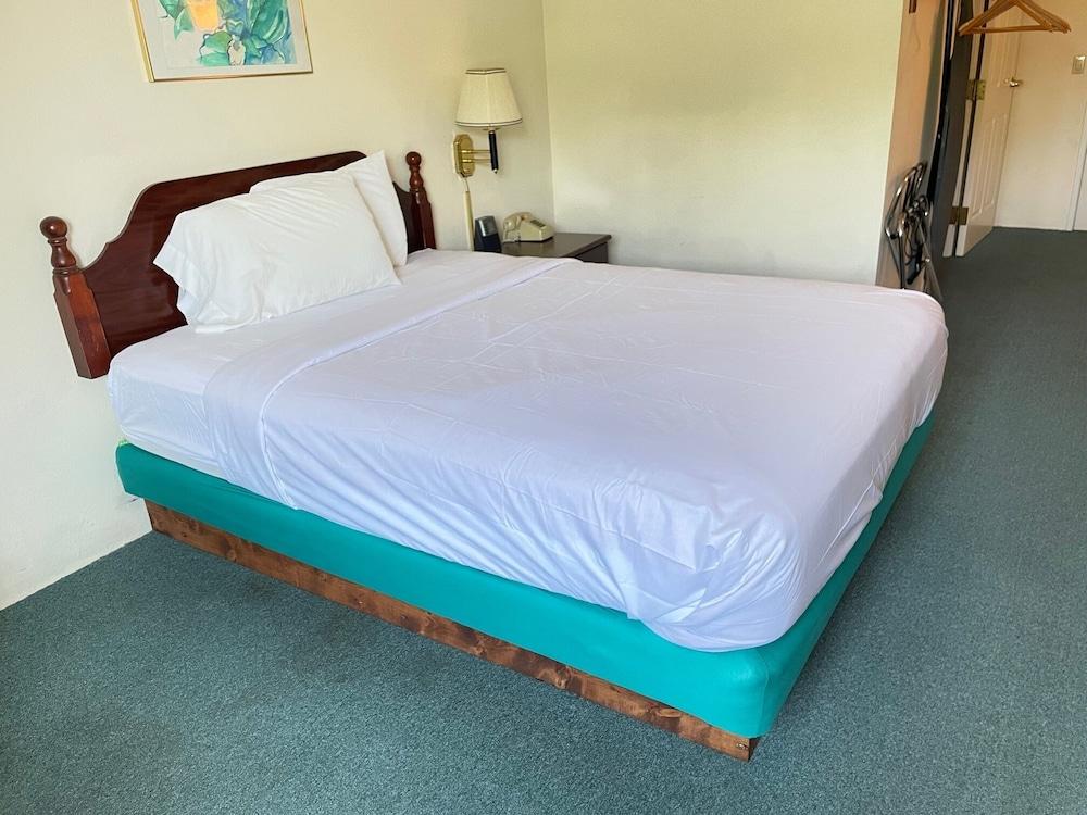 Voyager Inn photo 82