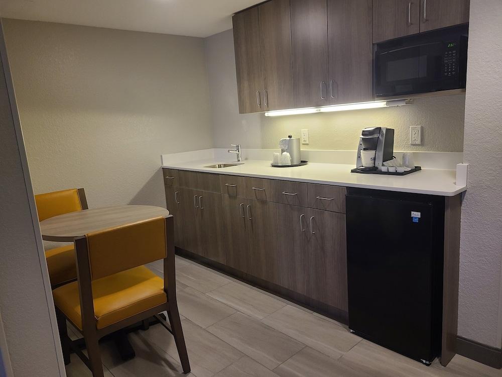 Holiday Inn Express & Suites Ft. Lauderdale N - Exec Airport by IHG photo 12