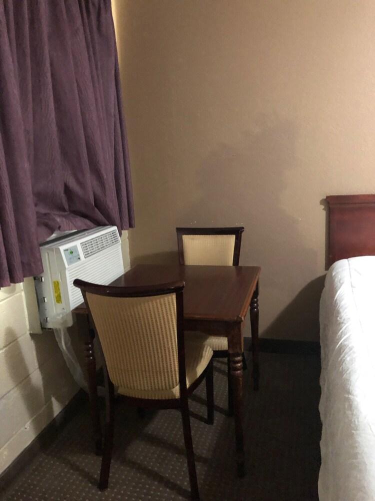 Triangle Inn Motel photo 13