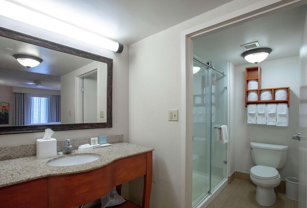 Hampton Inn & Suites Williamsburg-Richmond Rd. photo 17