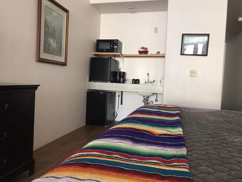 Katie's Cozy Suites photo 13