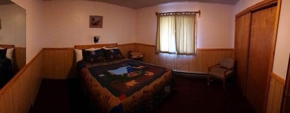 Alpine Motel photo 24