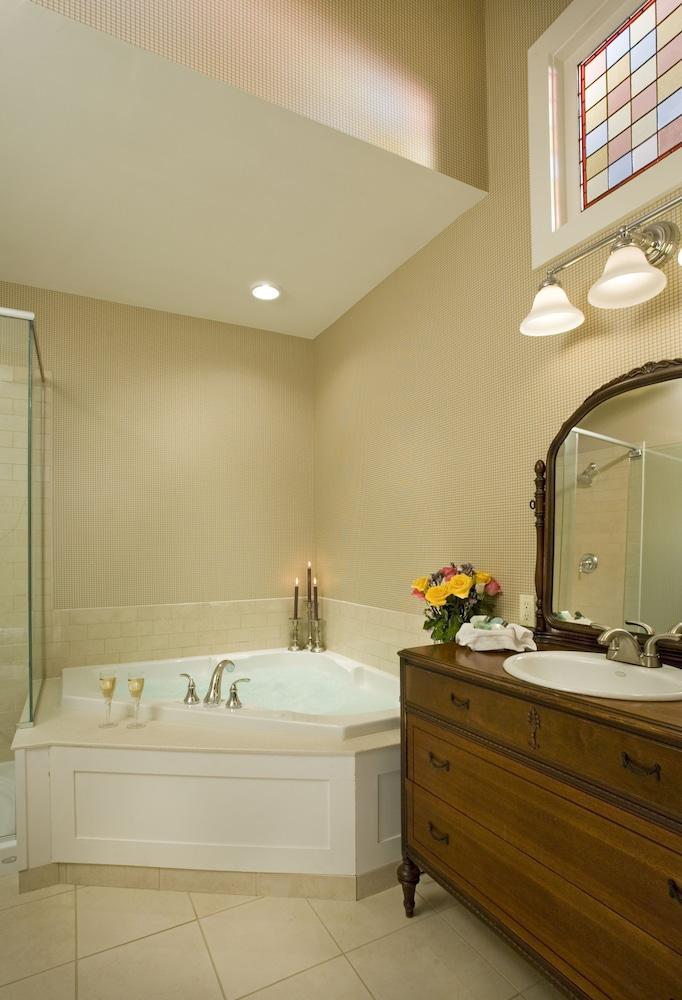 Lake Opechee Inn and Spa photo 16