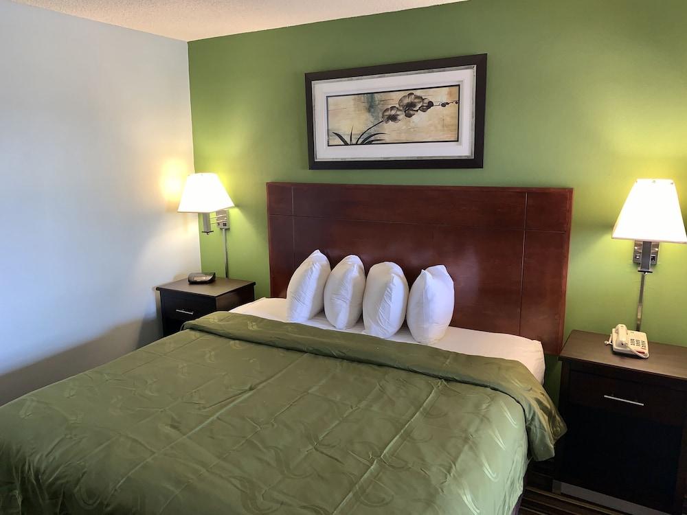 Quality Inn & Suites Macon North photo 11