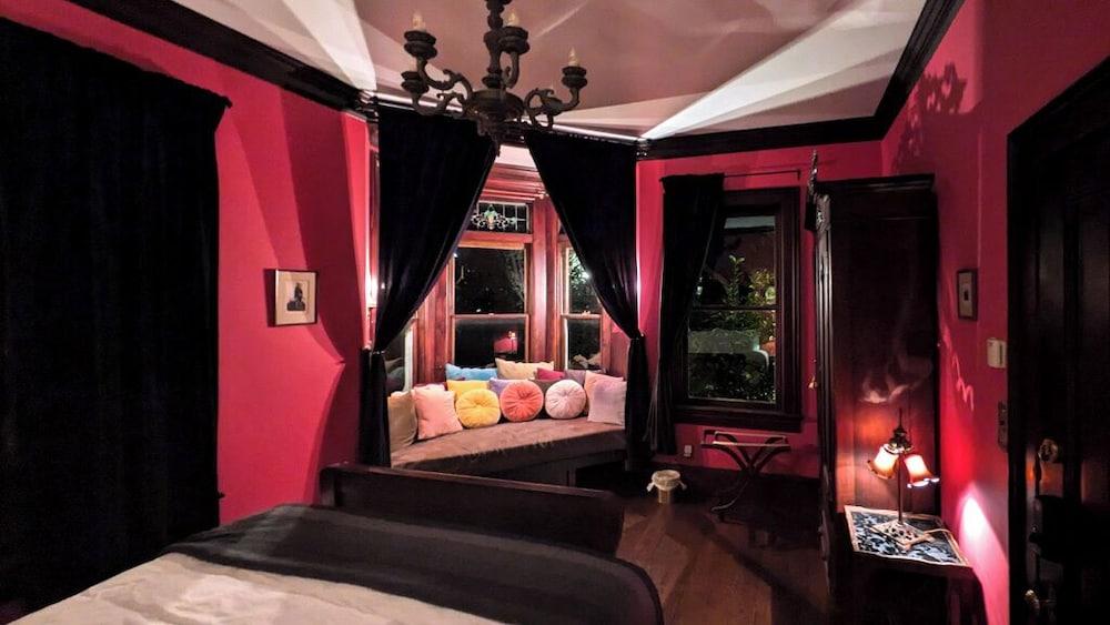 The Weller House photo 26