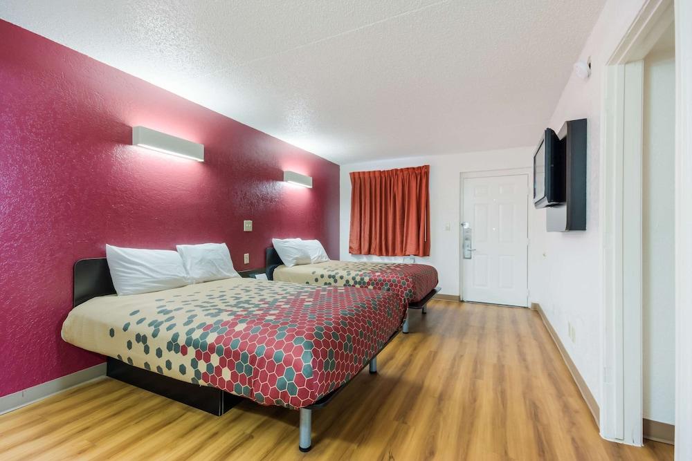 Econo Lodge photo 15