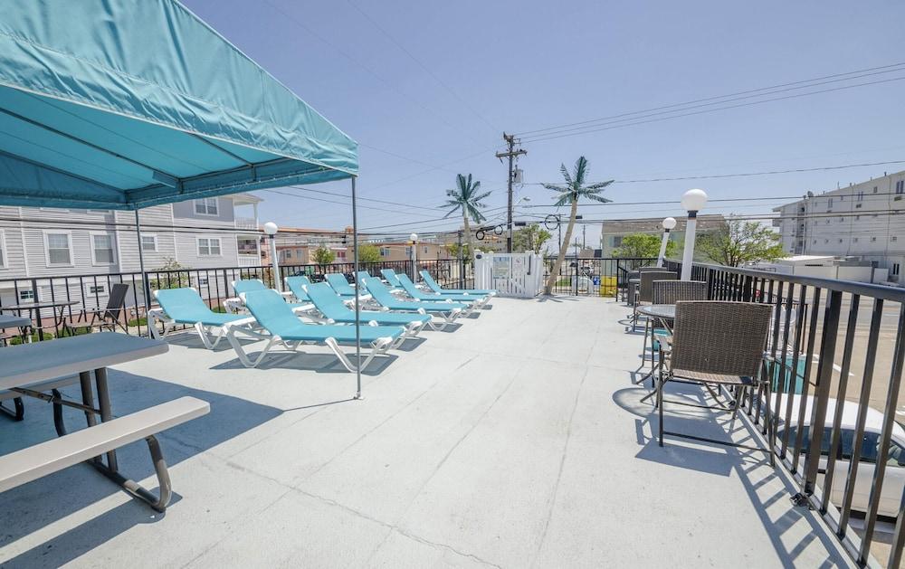 Surf Comber Motel photo 2