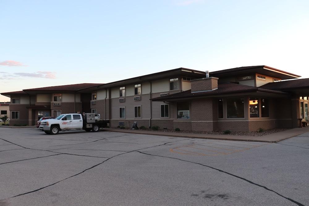 Prairie Inn and Suites Holmen/La Cross photo 1