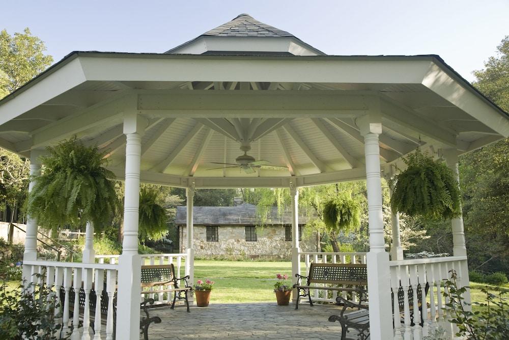 1906 Pine Crest Inn photo 24