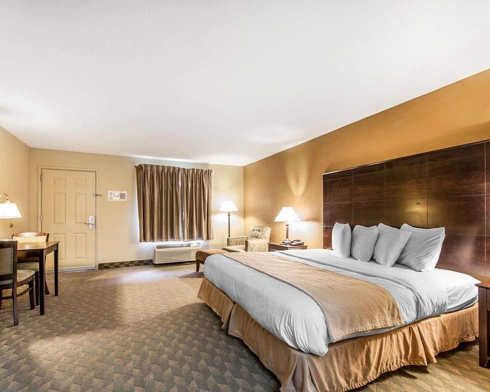 Quality Inn & Suites Bremen photo 14