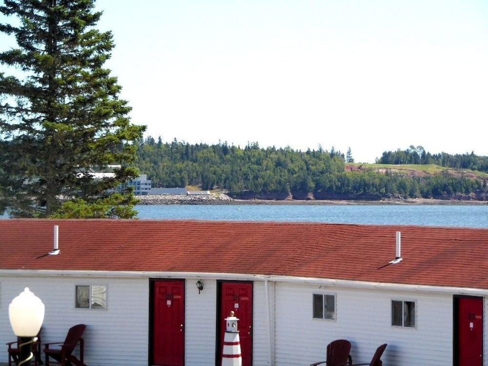 Redclyffe Shore Motor Inn photo 18