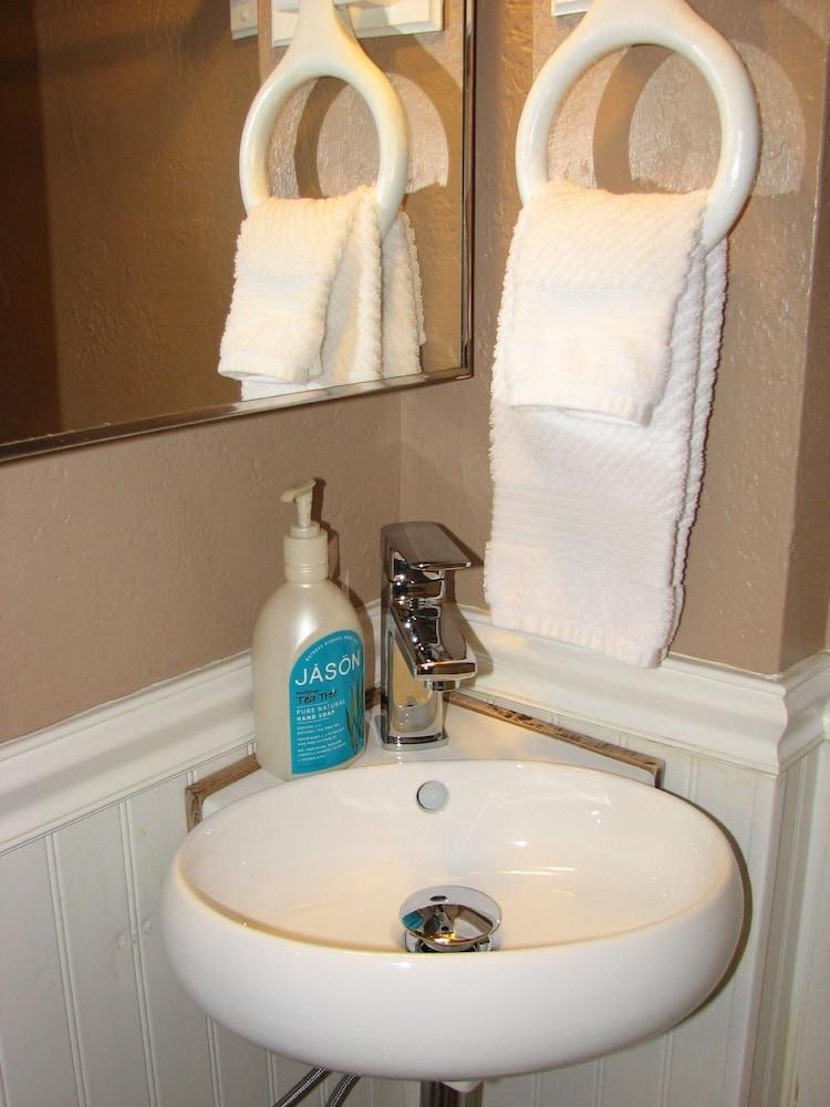 Cottonwood Hotel photo 34