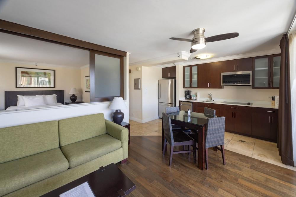 Regency on Beachwalk Waikiki by OUTRIGGER photo 71