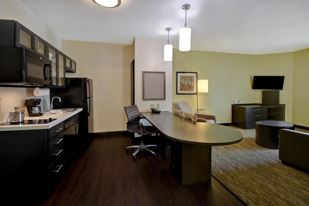 Candlewood Suites St. Clairsville by IHG photo 4