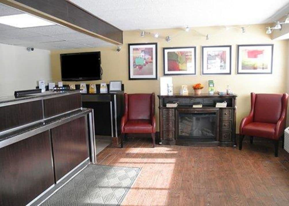 Rodeway Inn photo 2
