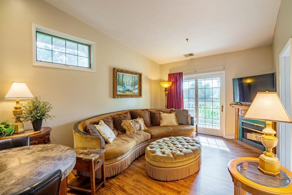 Grand Wood Suites photo 2