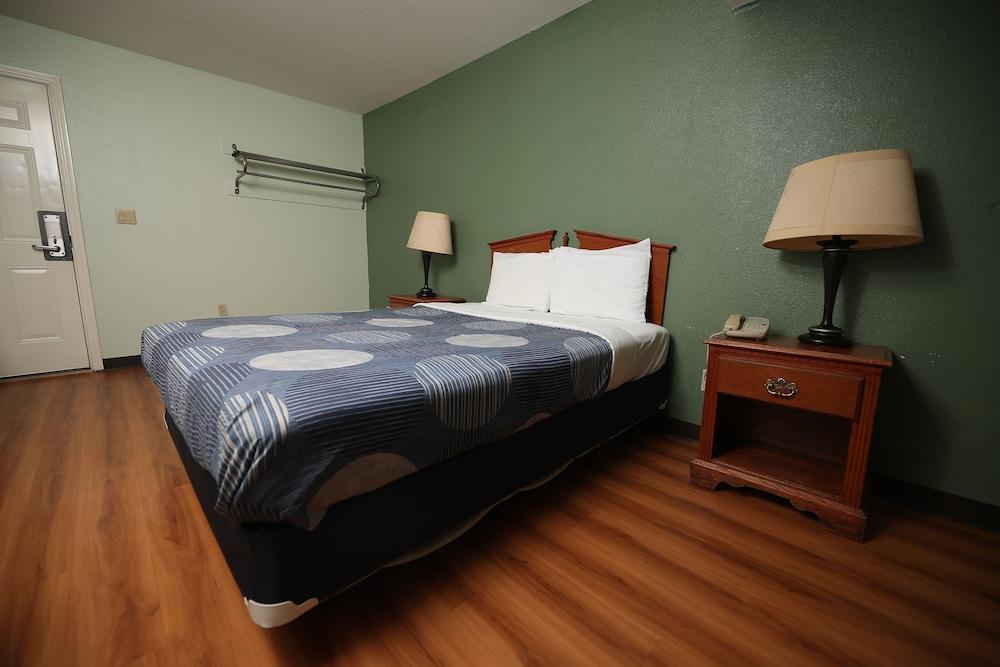 Texas Inn photo 10