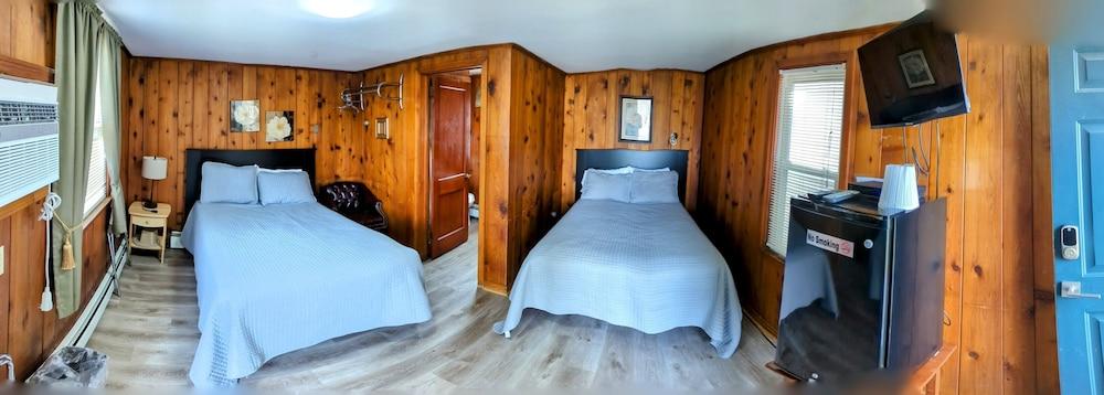 Riverside Motel photo 2