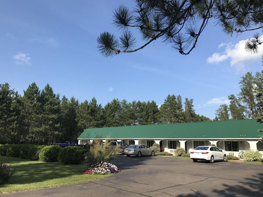 Northwoods Motel photo 23