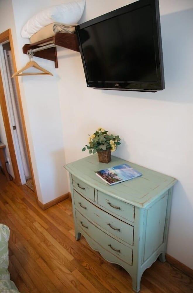 The Homestead Inn photo 36