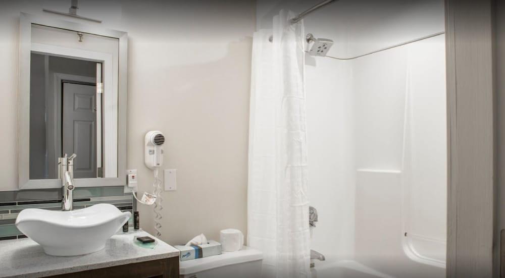 Aqua Blue Hotel photo 34
