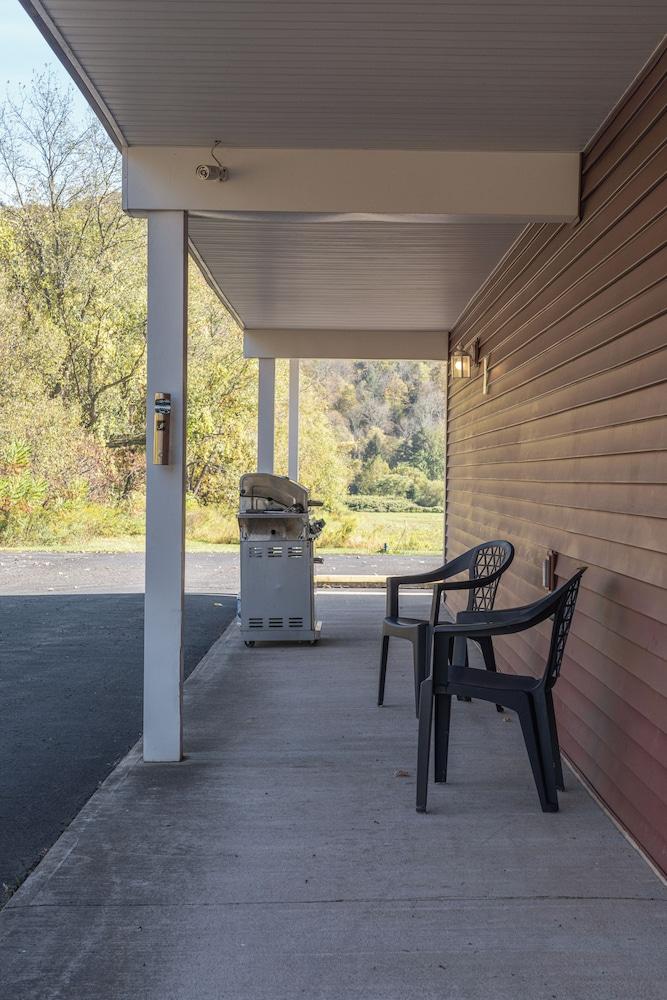 Inn at Octagon Acres photo 7