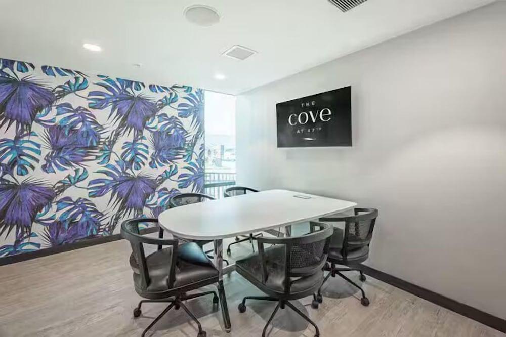 Landing Apartments - Cape Coral photo 2