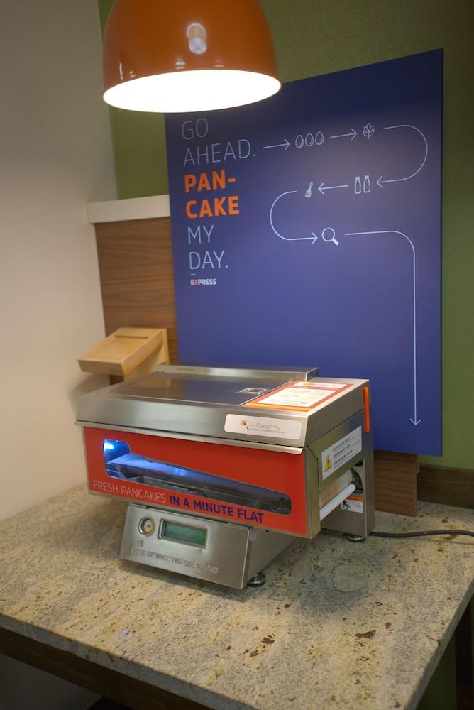 Holiday Inn Express Anderson by IHG photo 2