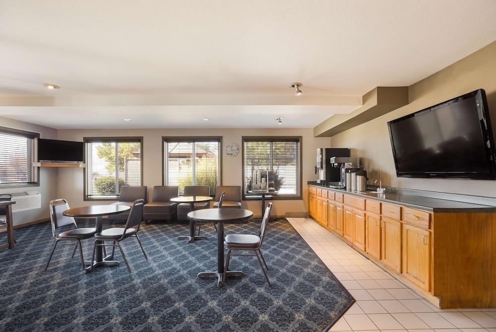 Americas Best Value Inn Sparks photo 2