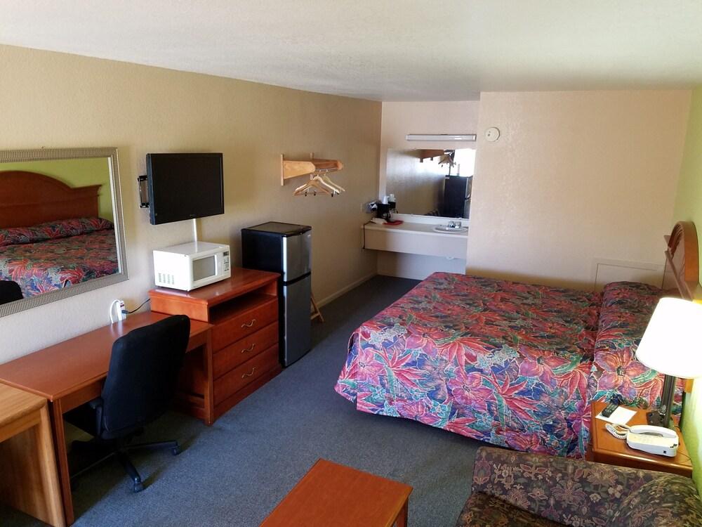 Cisco inn photo 9