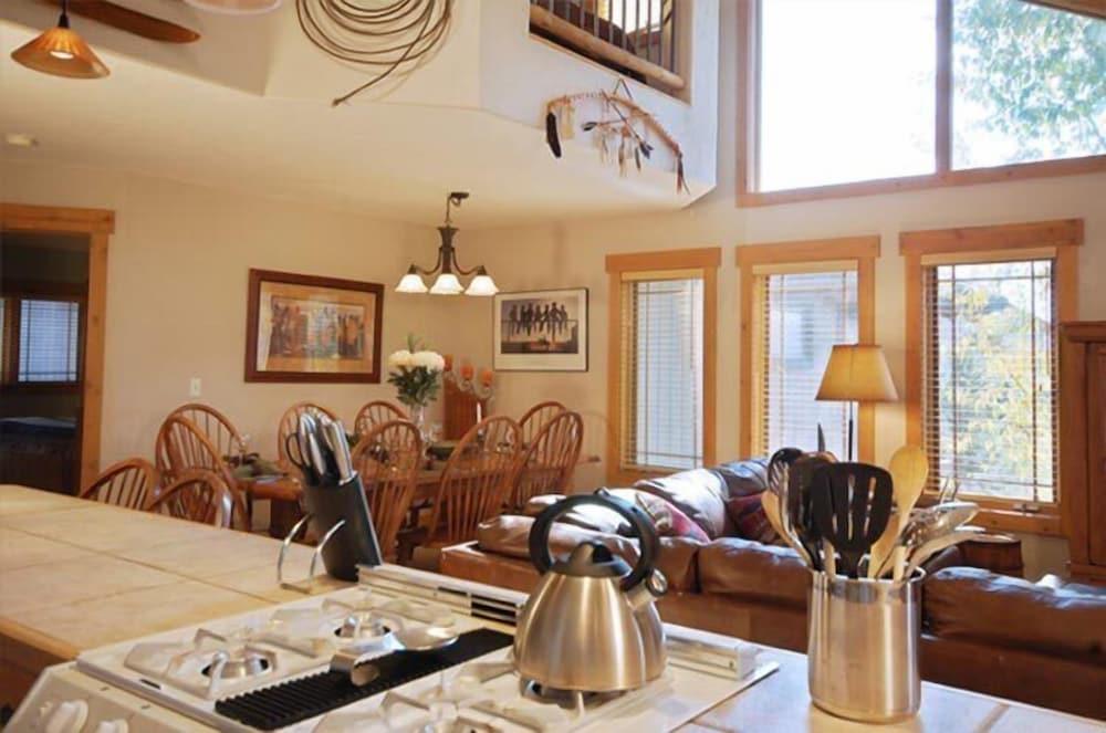 Saddle Creek Townhomes by Pioneer Ridge Management photo 34