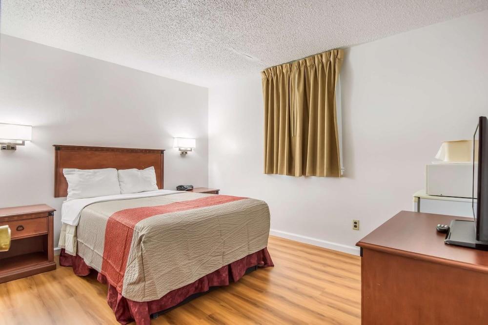 Northway Inn Queensbury - Lake George photo 20