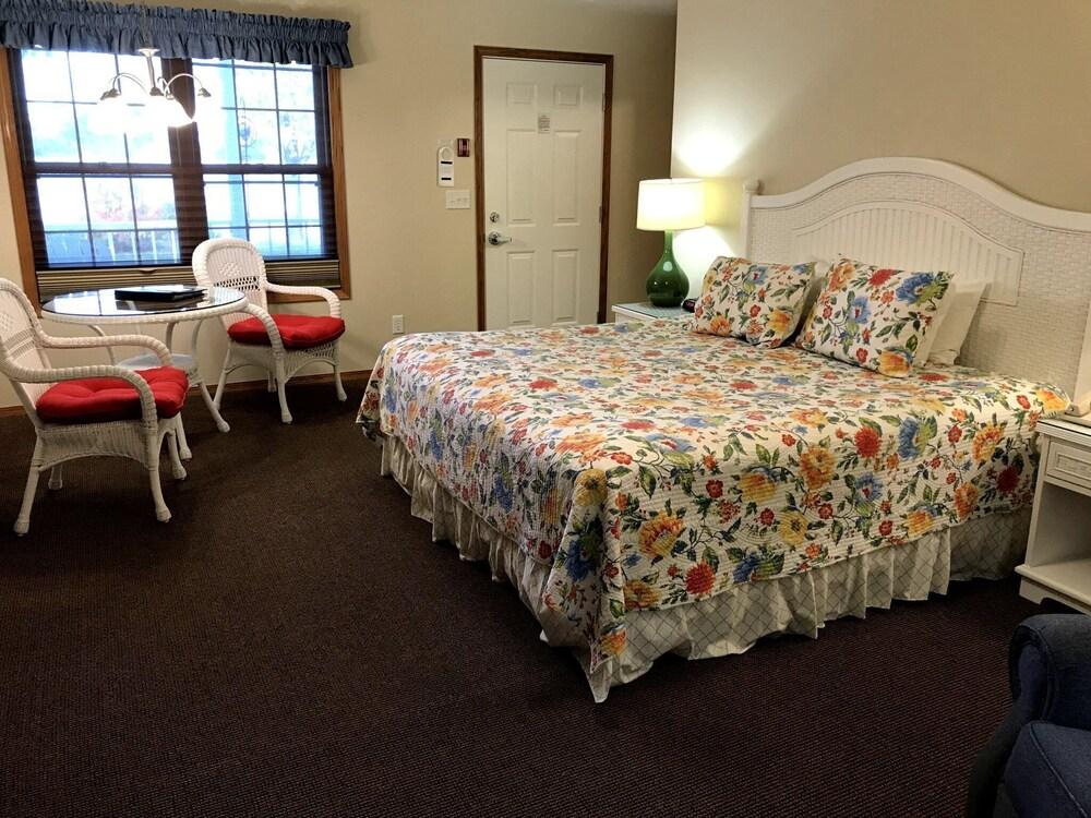 Bay Breeze Resort photo 72