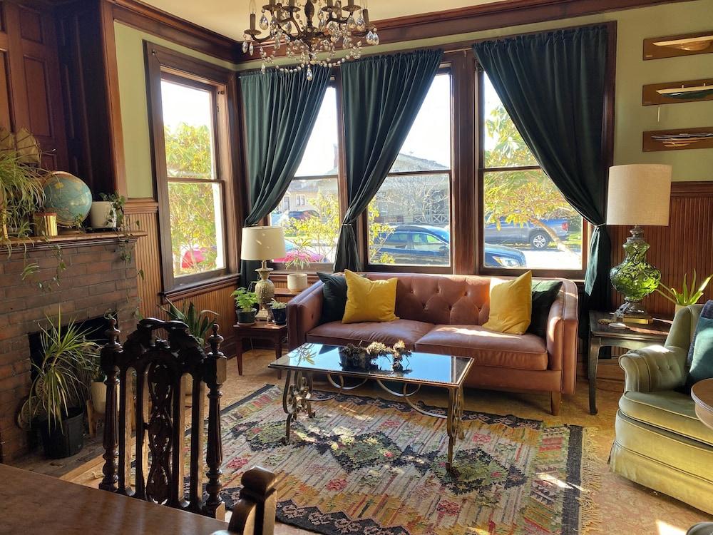 The Weller House photo 58