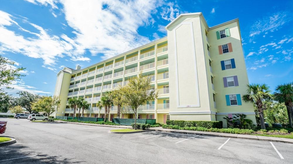 Barefoot Suites photo 1