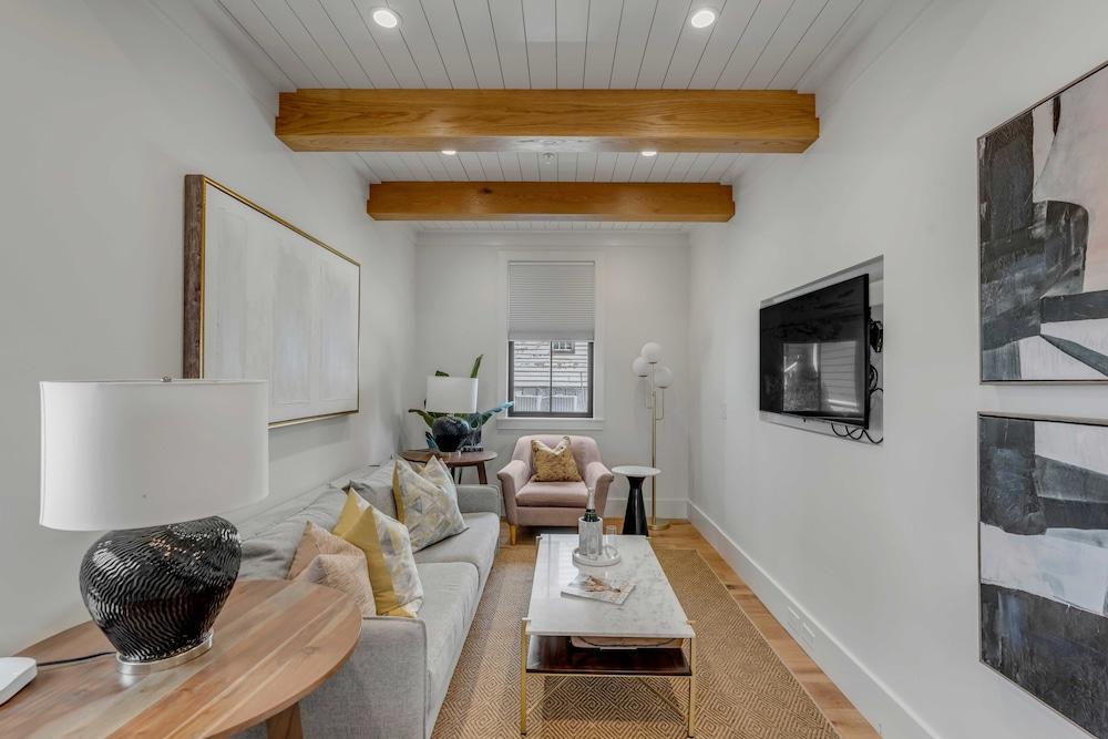 The Palmetto House photo 6