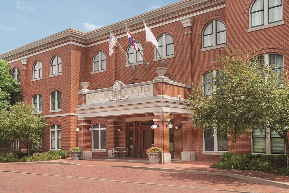 Country Inn & Suites by Radisson, St. Charles Historic District photo 1