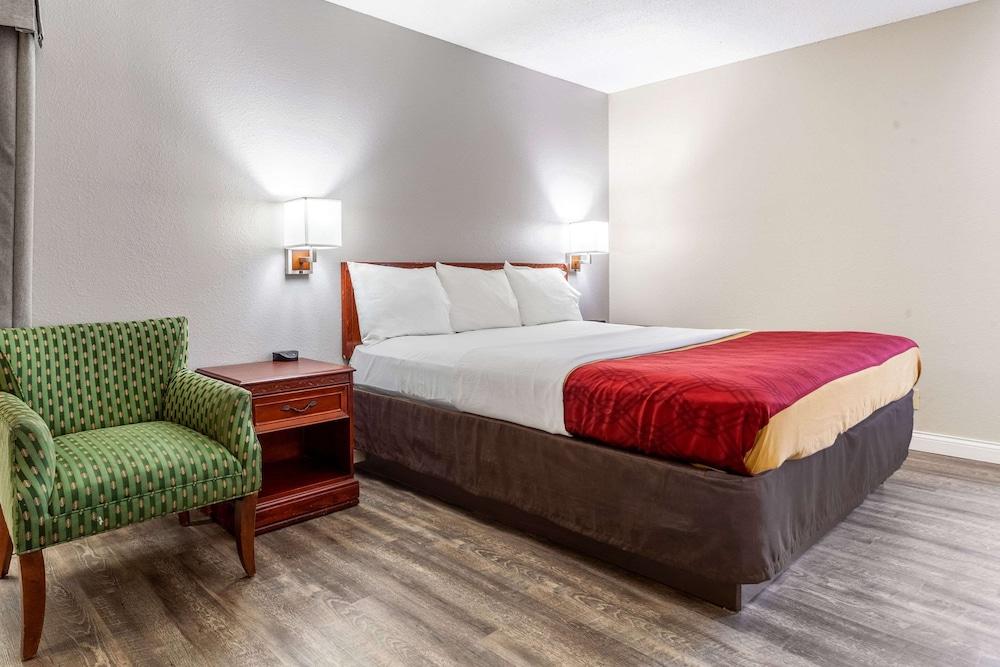 Econo Lodge Lincoln photo 44