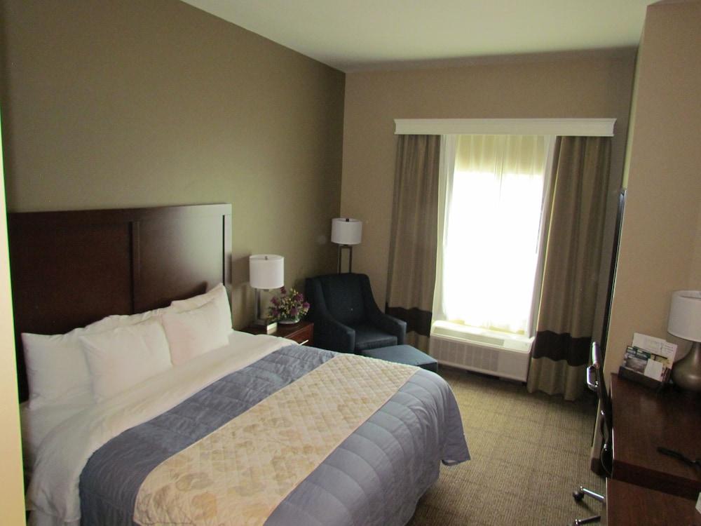 Heartland Inn and Suites photo 39