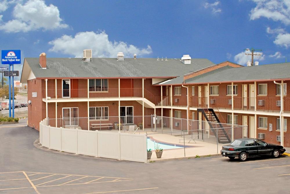 Americas Best Value Inn Greeley Evans photo 1