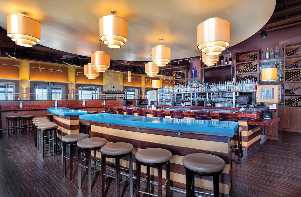 Club Wyndham Oceanside Pier photo 2