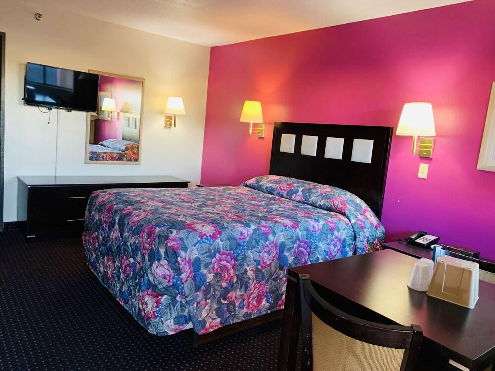 Luxury Inn photo 17