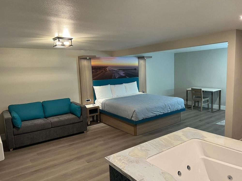 Super 8 by Wyndham Oceanside Downtown photo 61