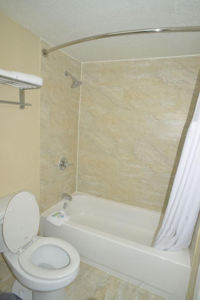 Hometown Inn & Suites photo 21