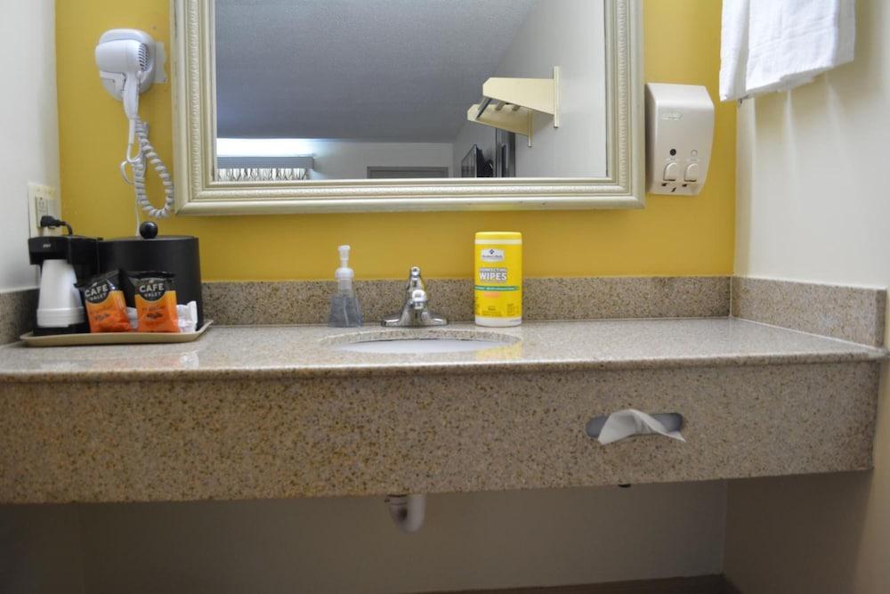 Southern Inn Lumberton photo 45